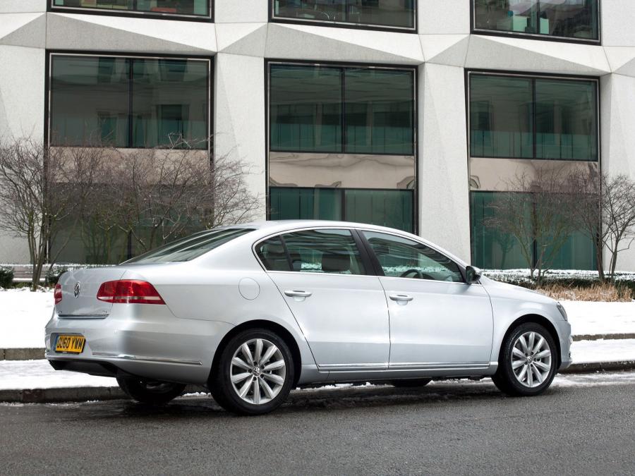  Volkswagen Passat 2010 года  (UK) (фото 10 из 11)